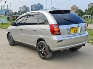 Toyota Nadia 2003 Silver