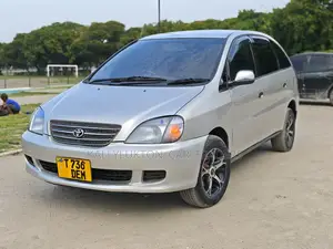 Toyota Nadia 2003 Silver