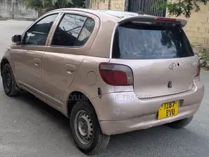 Toyota Vitz 2005 Pink