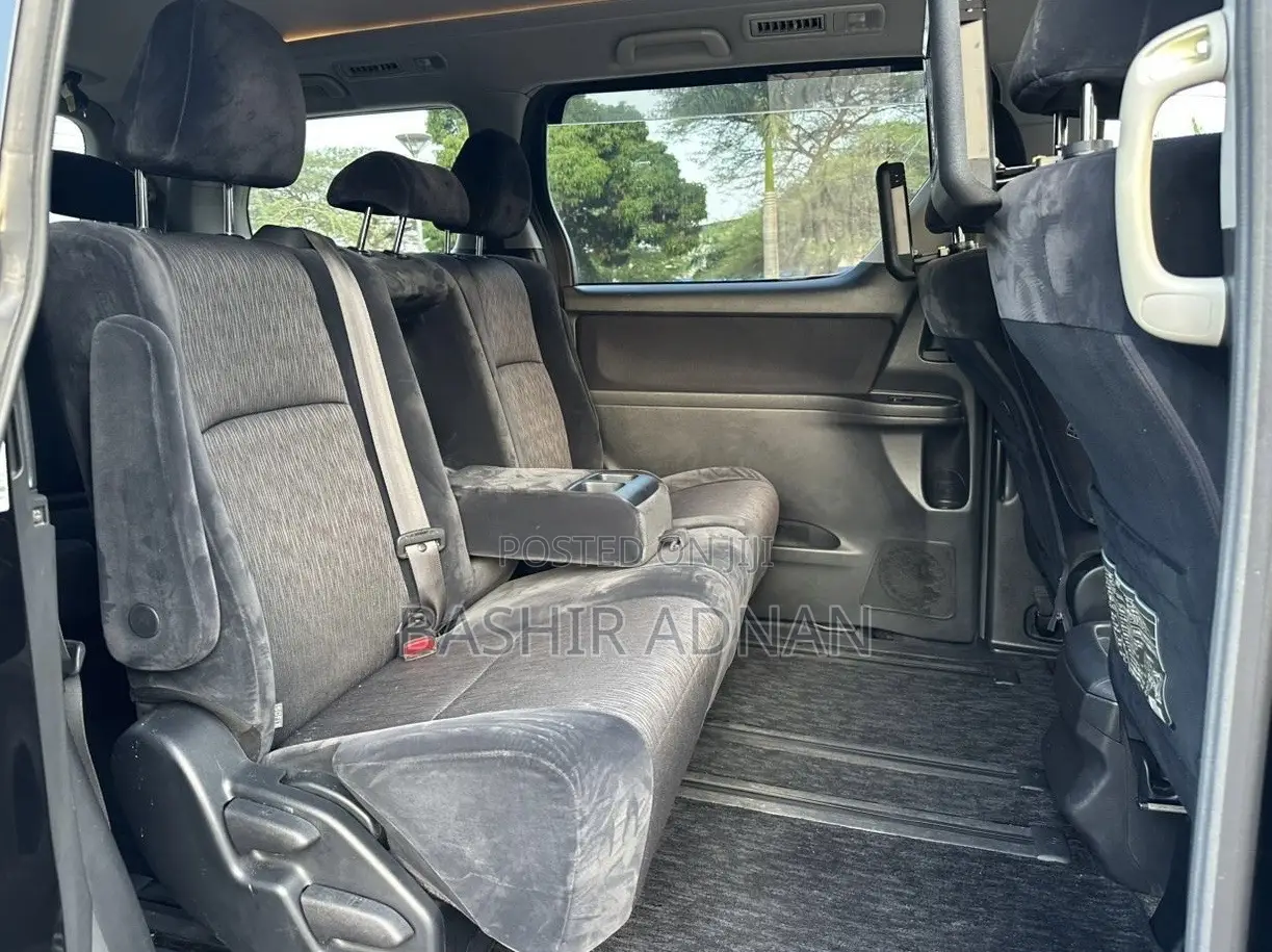 Toyota Alphard 2.4 Petrol FWD 2010 Black