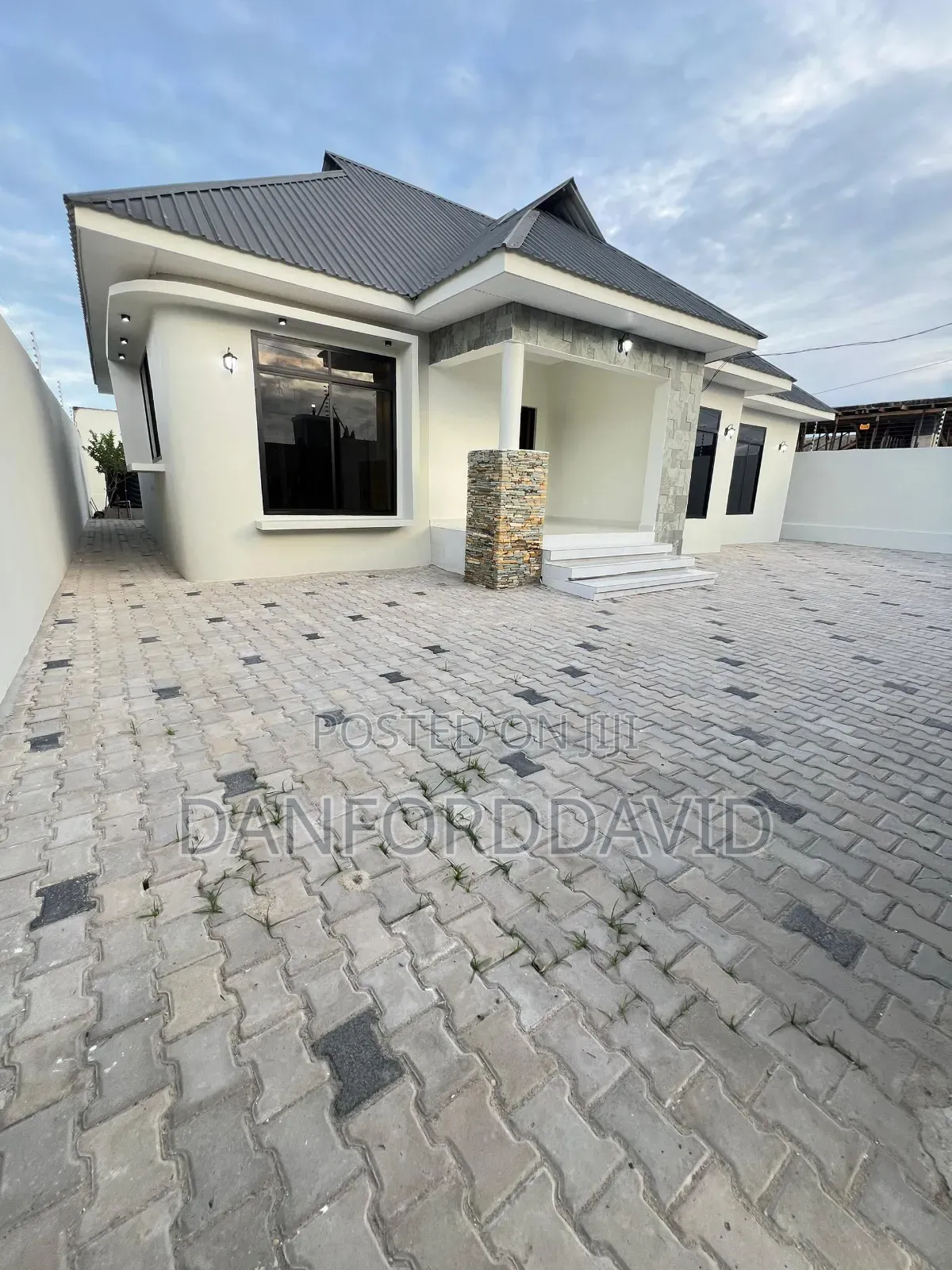 3bdrm House in Kahwa Real Estste, Mbweni for sale