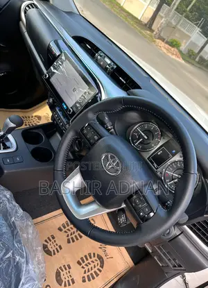 New Toyota Hilux 2025 Pearl