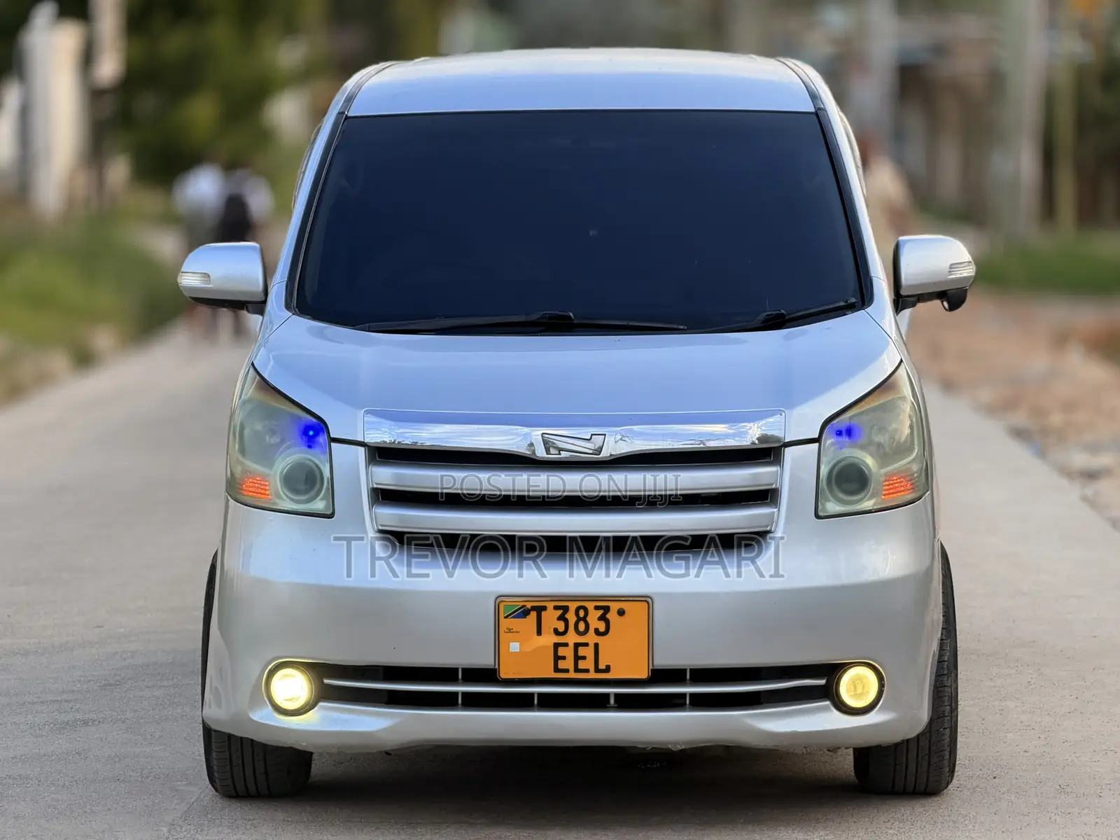 Toyota Noah 2009 Silver