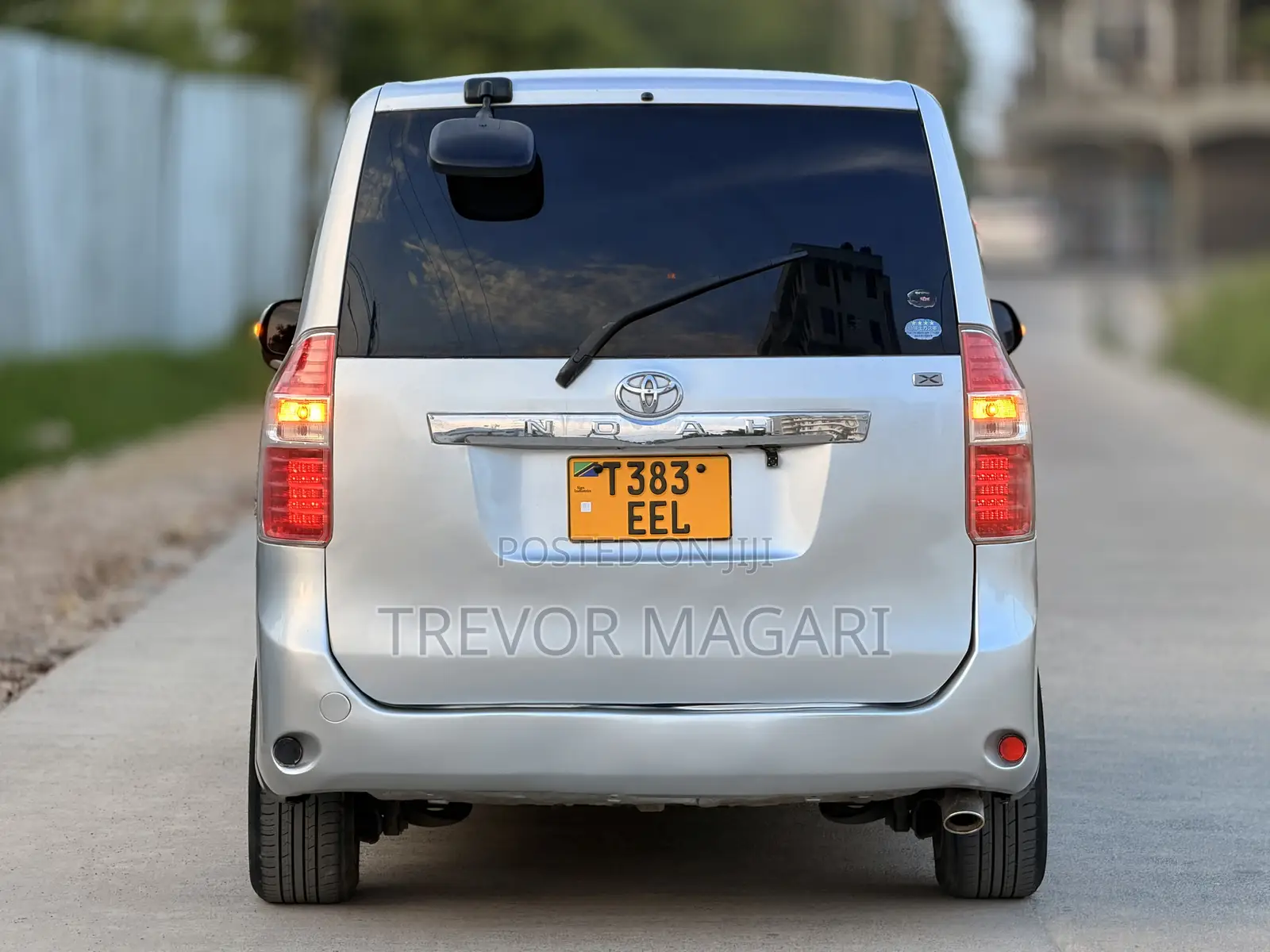 Toyota Noah 2009 Silver