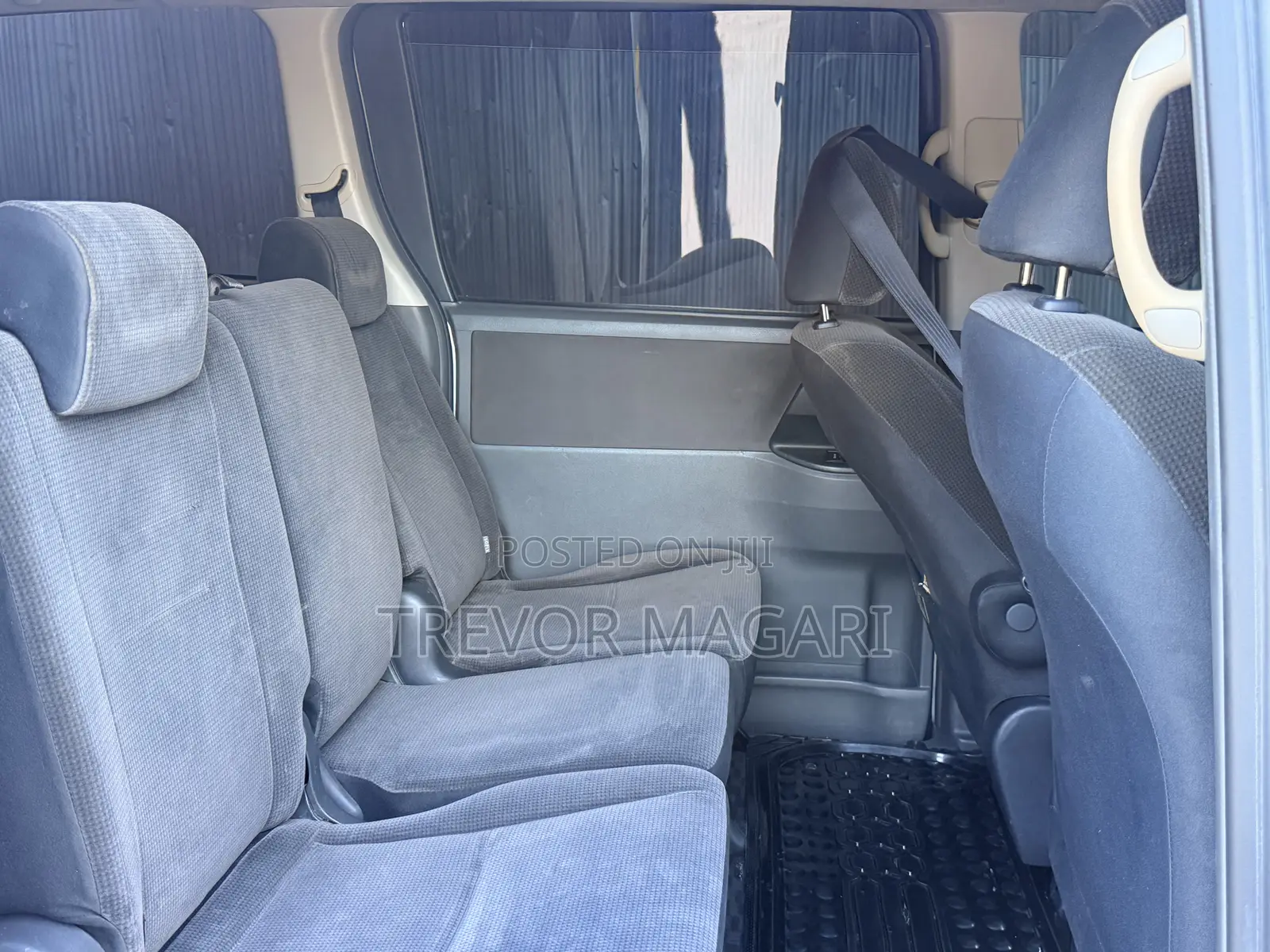 Toyota Noah 2009 Silver