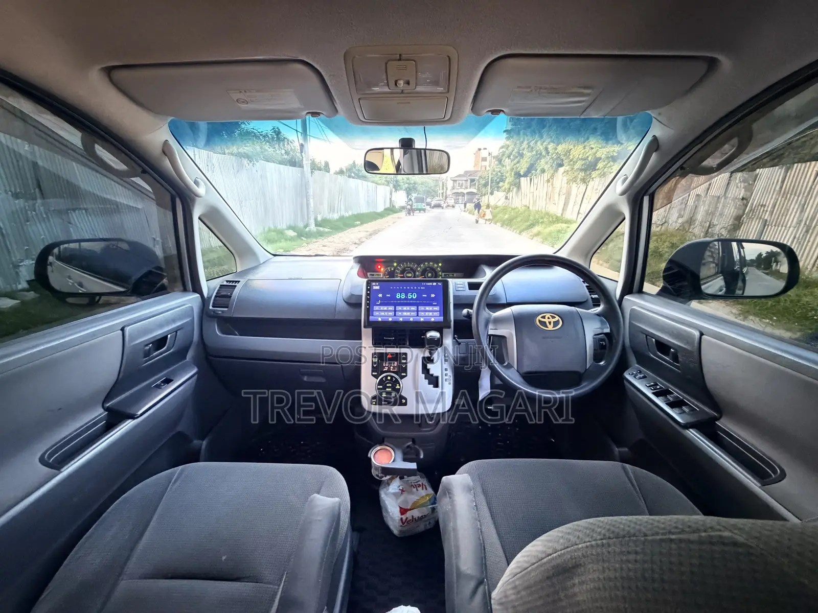 Toyota Noah 2009 Silver