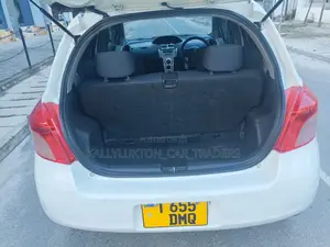 Toyota Vitz 2005 White