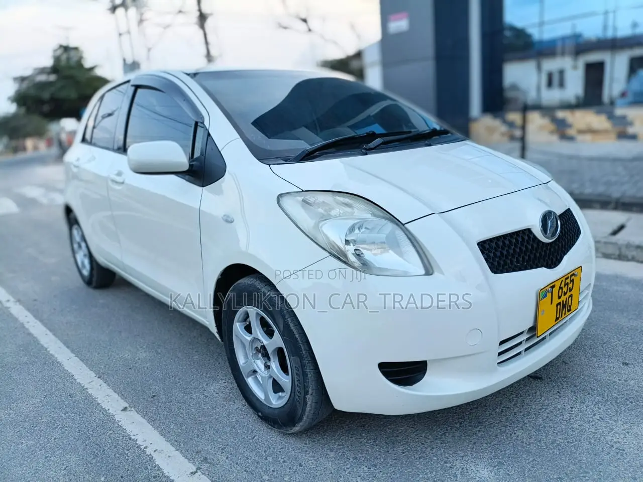 Toyota Vitz 2005 White