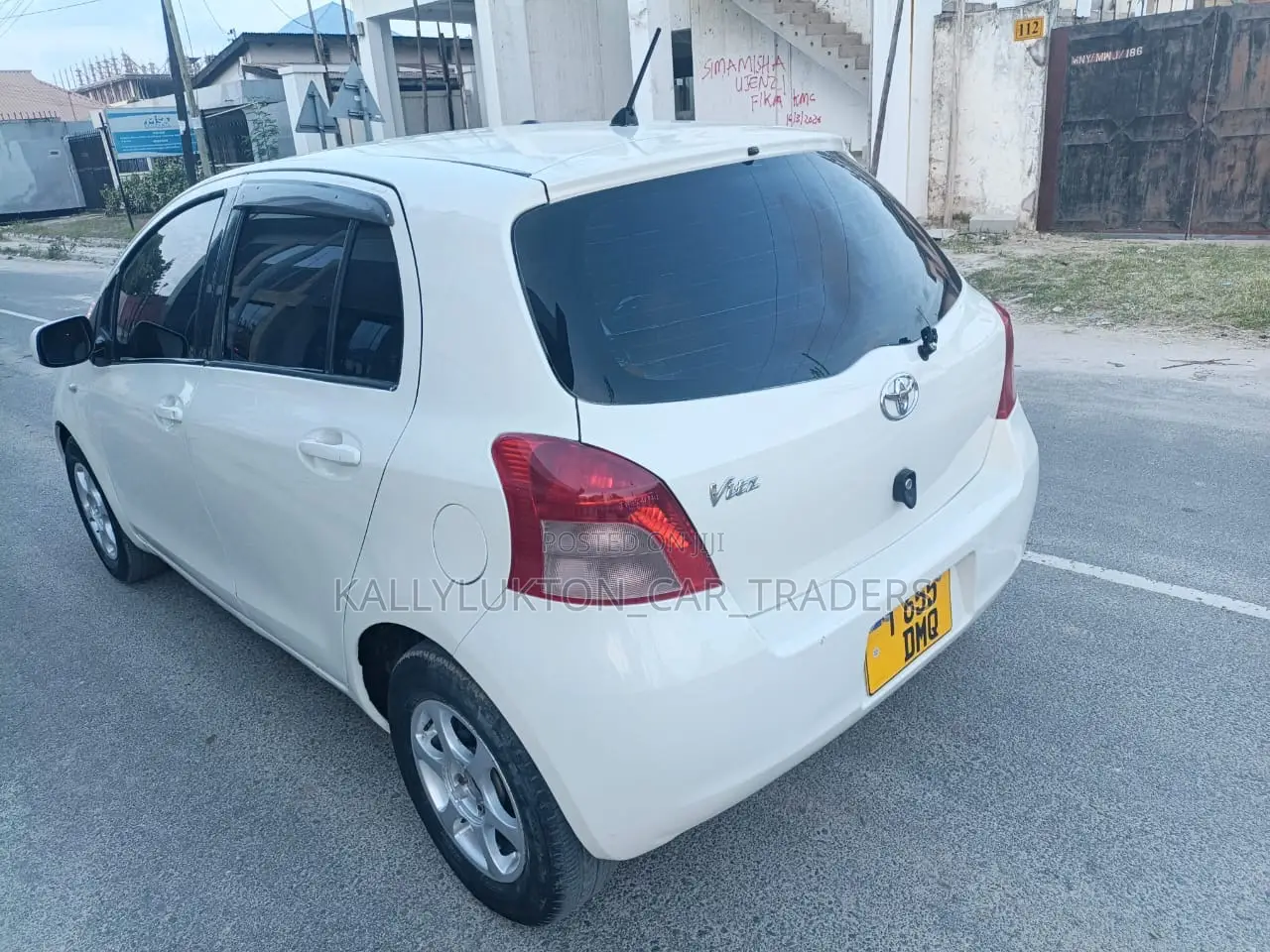 Toyota Vitz 2005 White