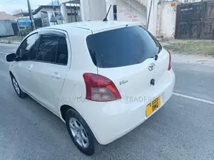 Toyota Vitz 2005 White