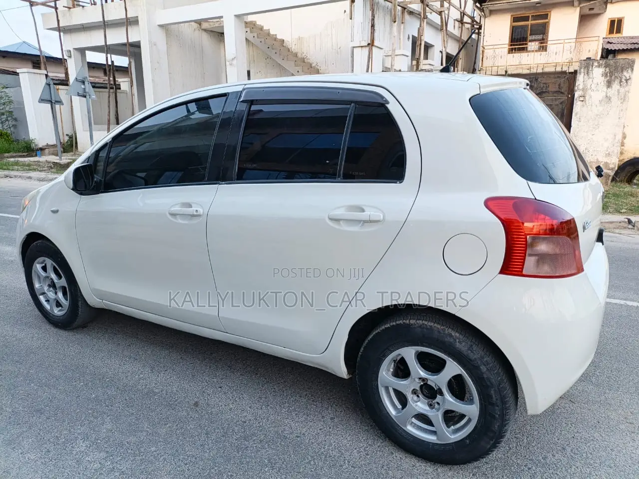 Toyota Vitz 2005 White