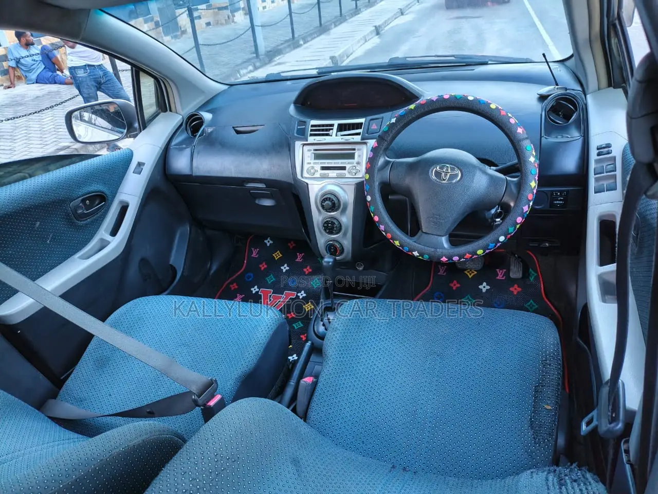 Toyota Vitz 2005 White