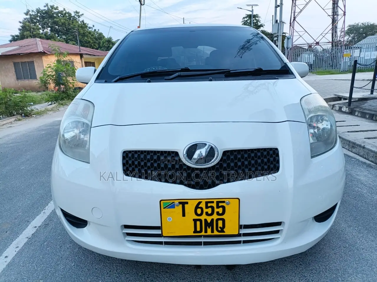 Toyota Vitz 2005 White