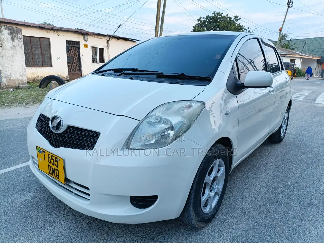 Toyota Vitz 2005 White