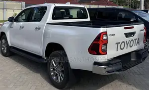 New Toyota Hilux 2025 White