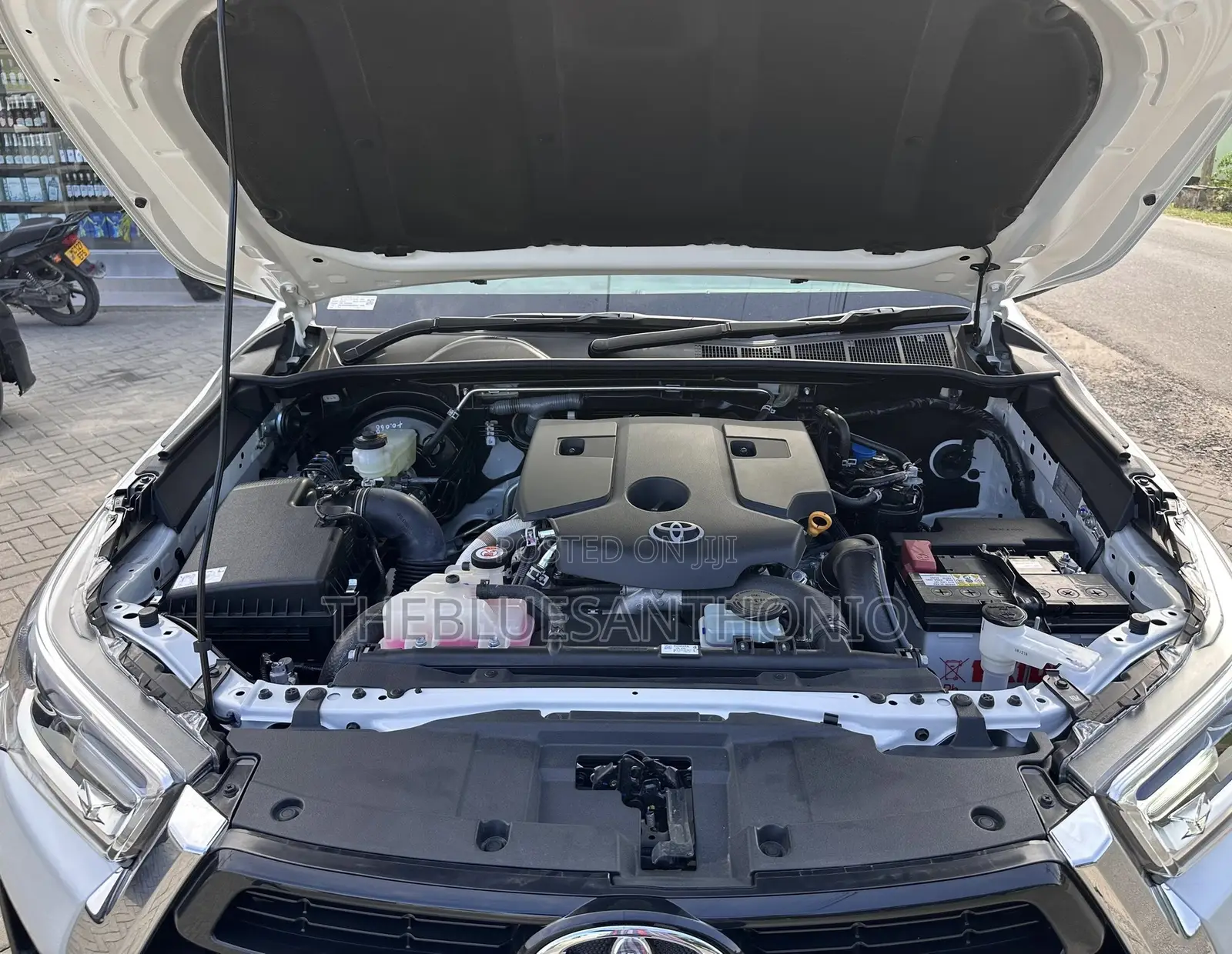 New Toyota Hilux 2025 White