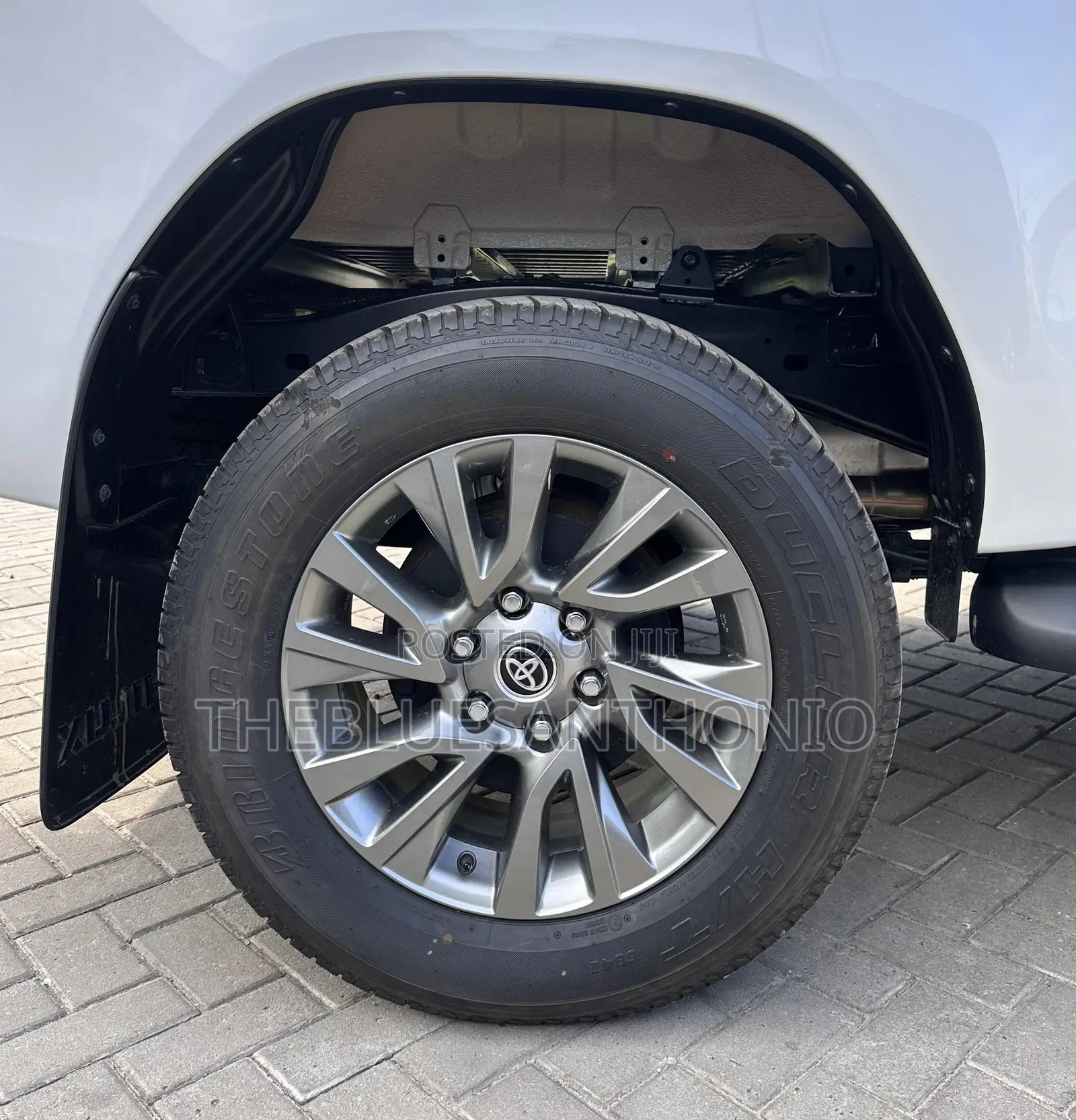 New Toyota Hilux 2025 White