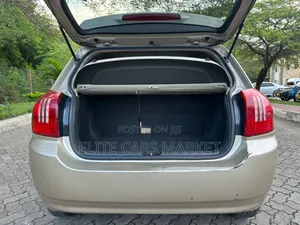 Toyota Corolla RunX 2004 Gold