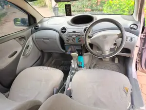 Toyota Vitz 2002 Pink