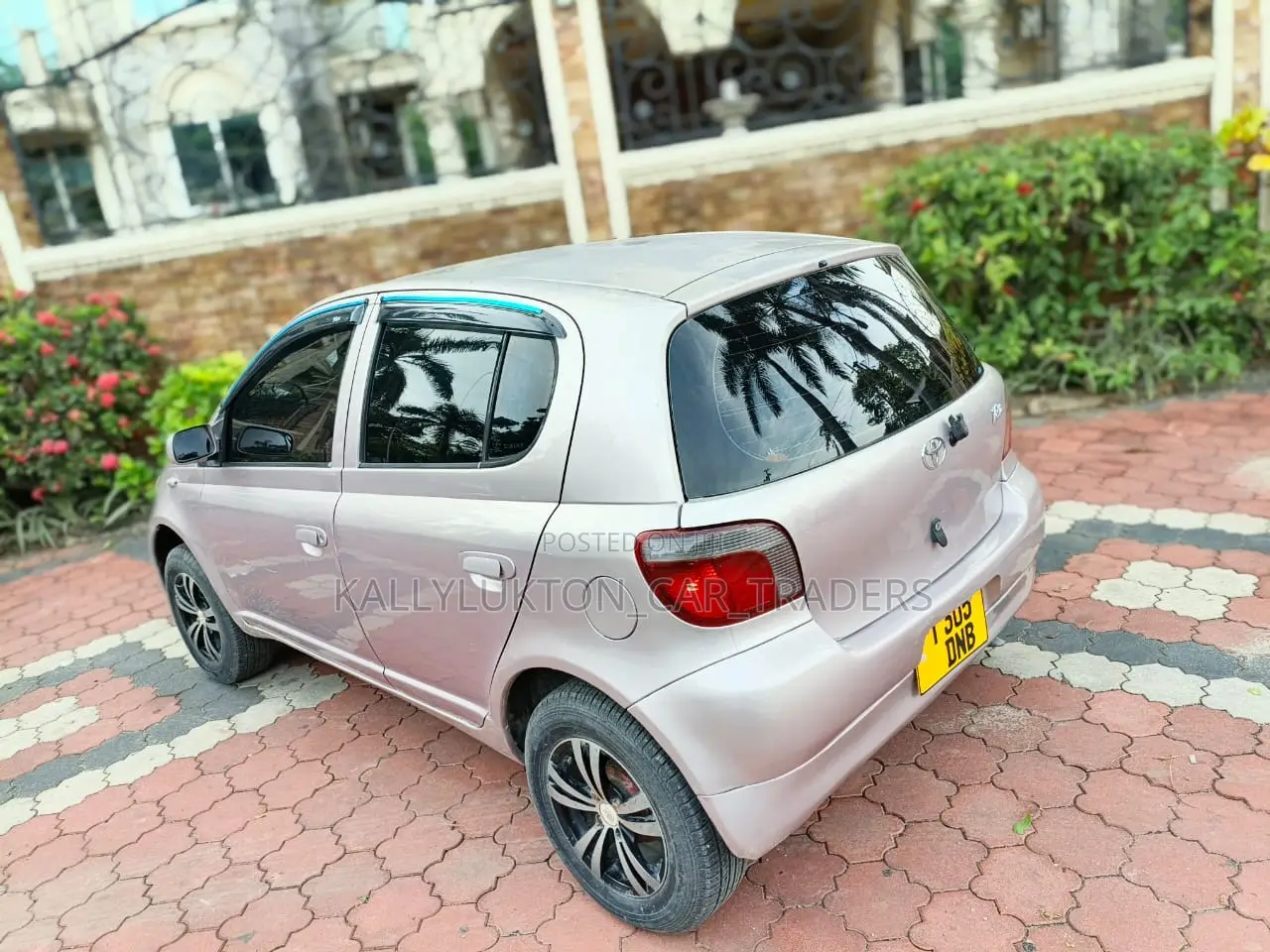 Toyota Vitz 2002 Pink