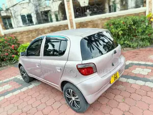 Toyota Vitz 2002 Pink