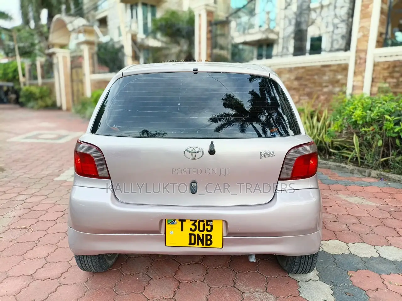 Toyota Vitz 2002 Pink