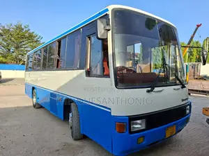 Mitsubishi Fuso Rosa 2000 Blue