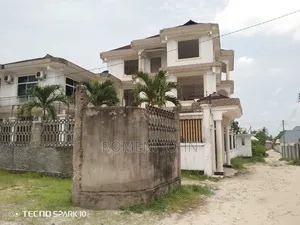 8bdrm Block of Flats in Tanzania Daresalaam, Ilala for sale