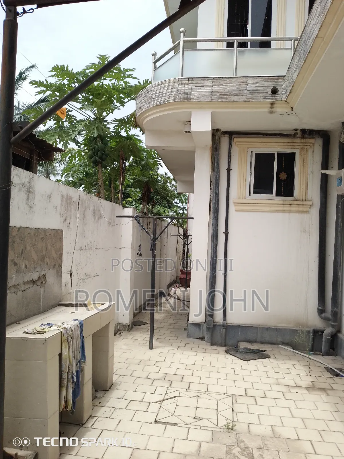 8bdrm Block of Flats in Tanzania Daresalaam, Ilala for sale