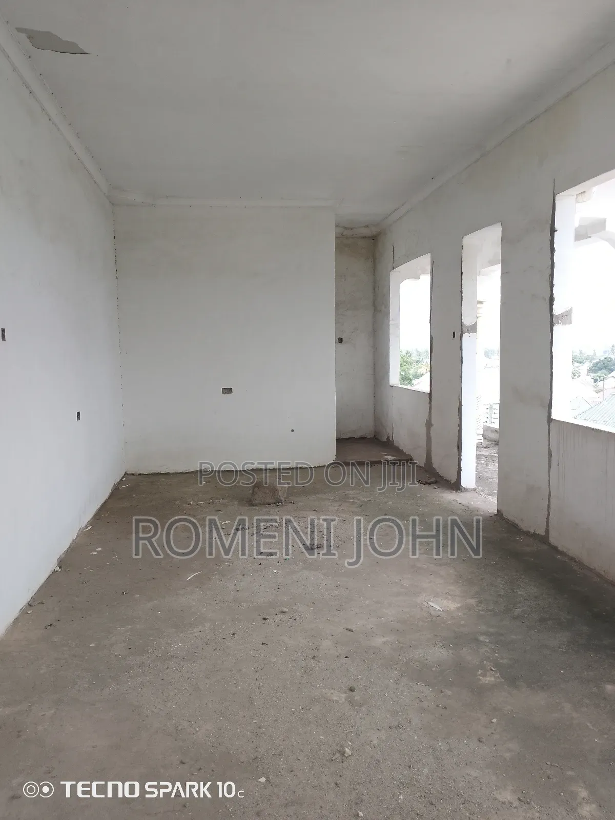 8bdrm Block of Flats in Tanzania Daresalaam, Ilala for sale