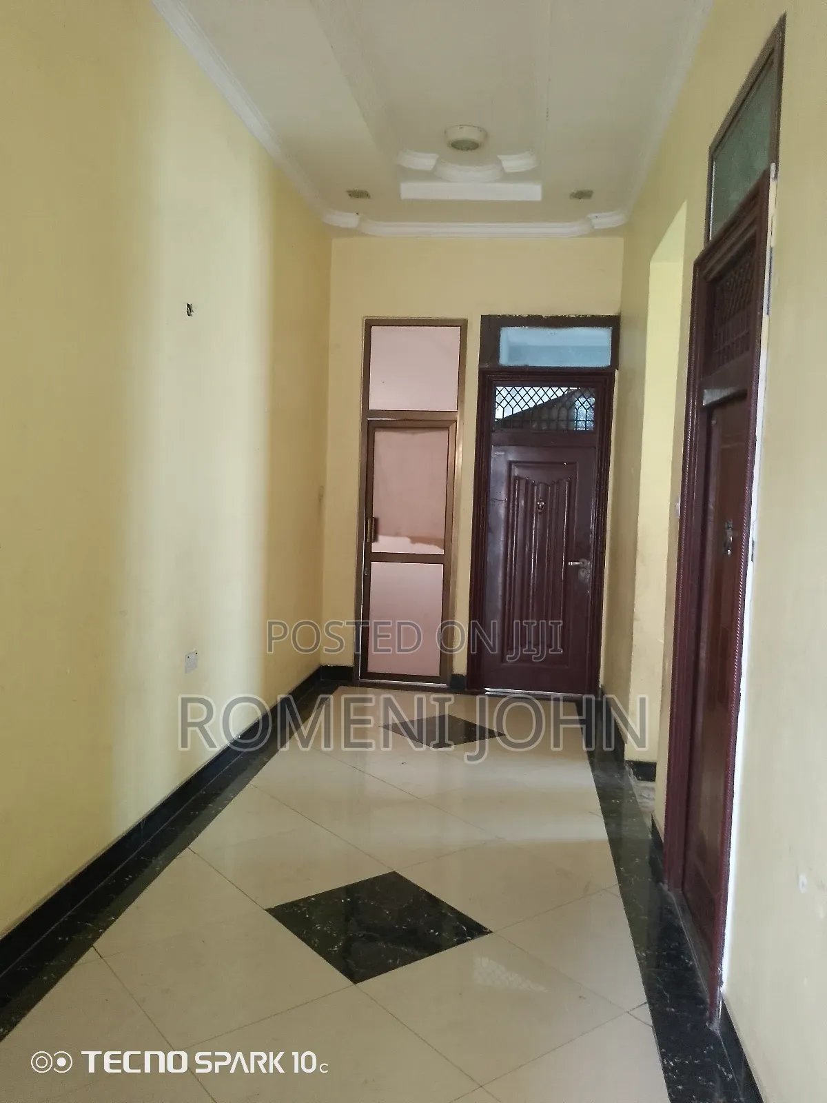 8bdrm Block of Flats in Tanzania Daresalaam, Ilala for sale