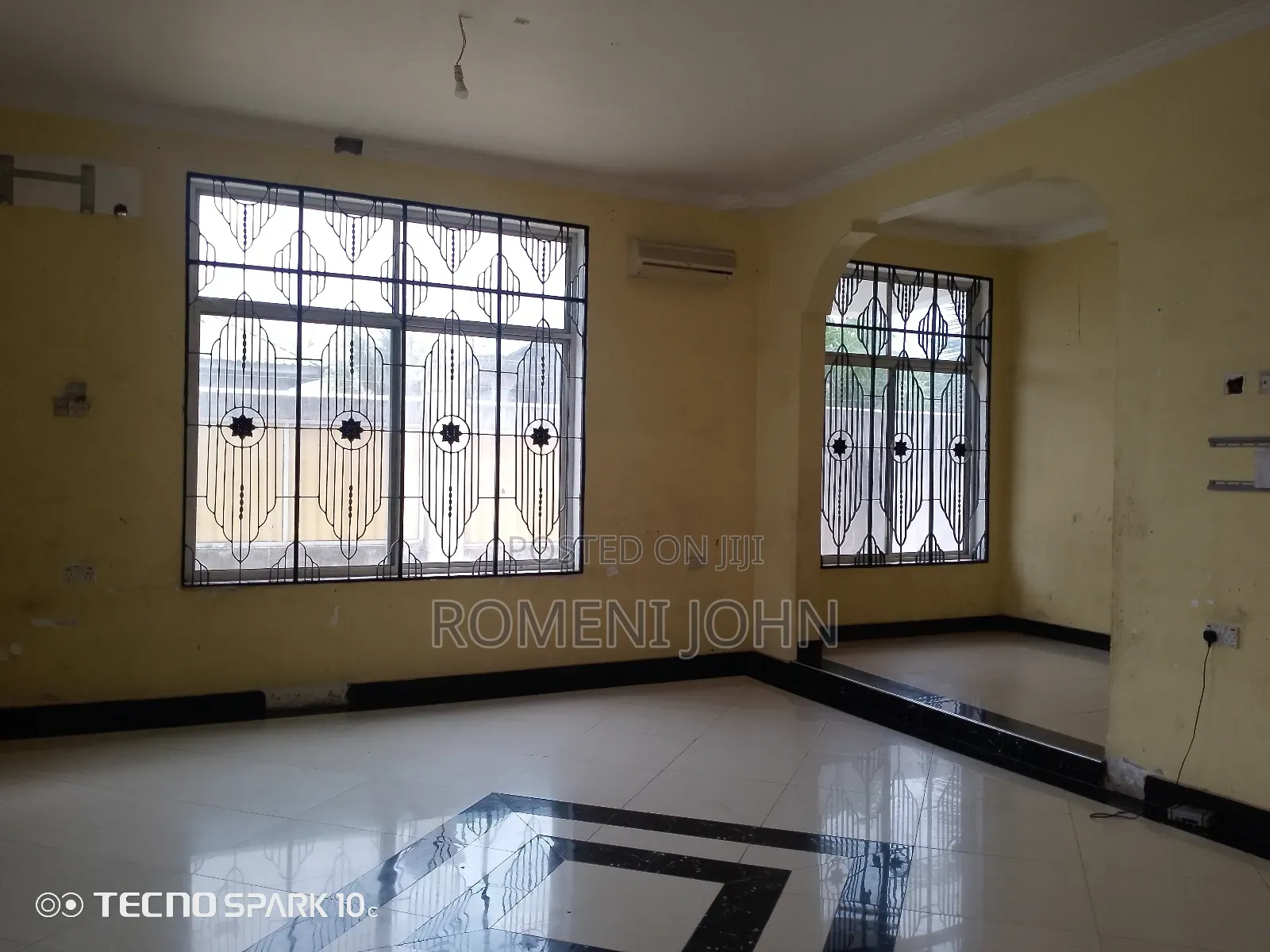 8bdrm Block of Flats in Tanzania Daresalaam, Ilala for sale