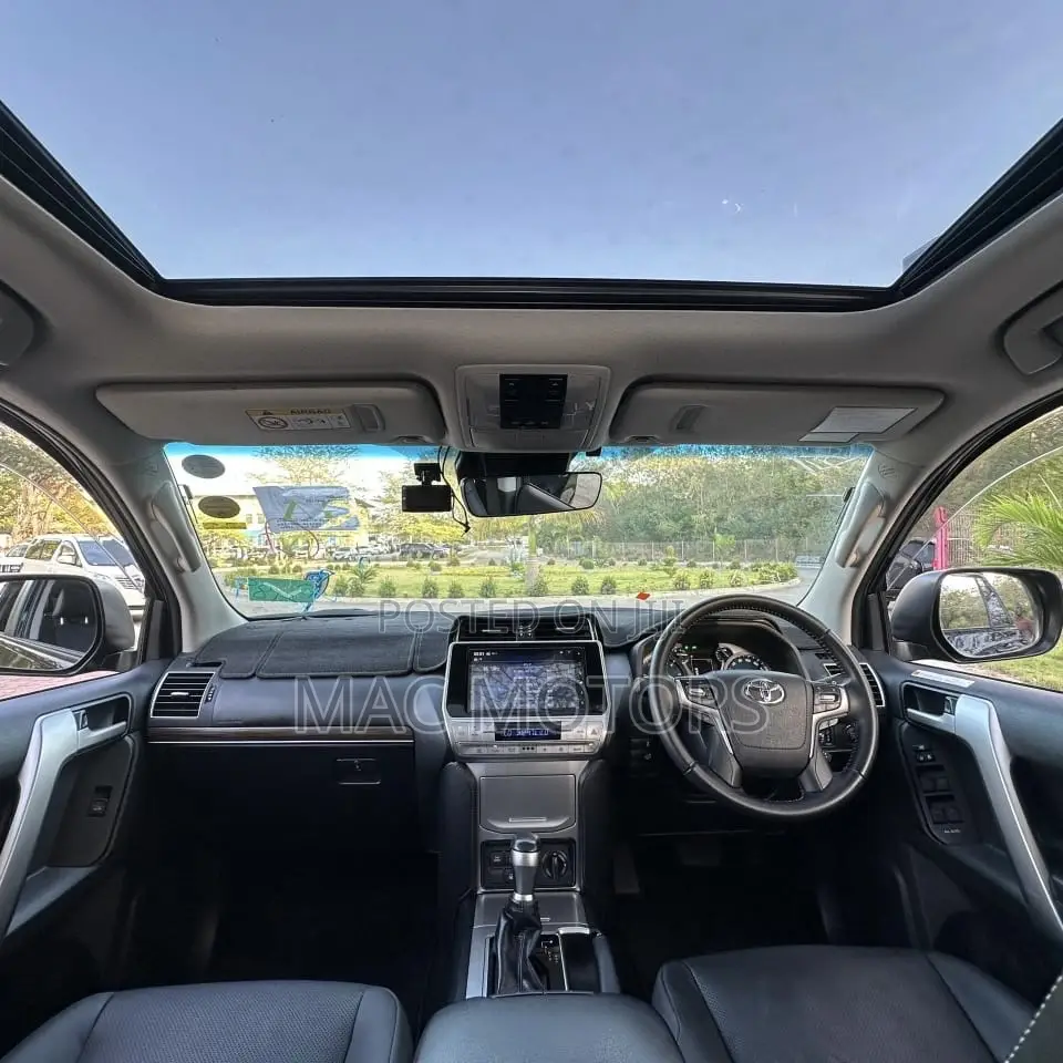 Toyota Land Cruiser Prado 2.8 2023 Black