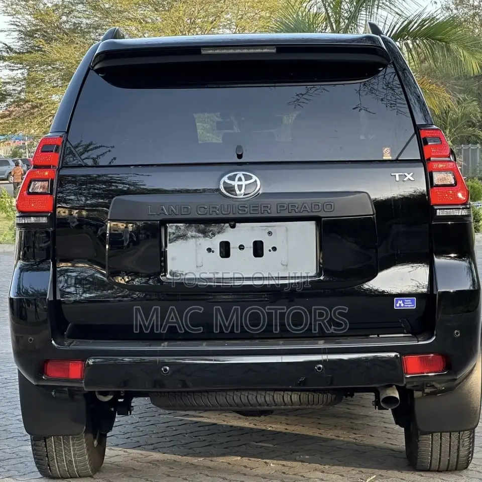 Toyota Land Cruiser Prado 2.8 2023 Black