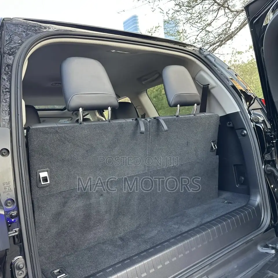 Toyota Land Cruiser Prado 2.8 2023 Black