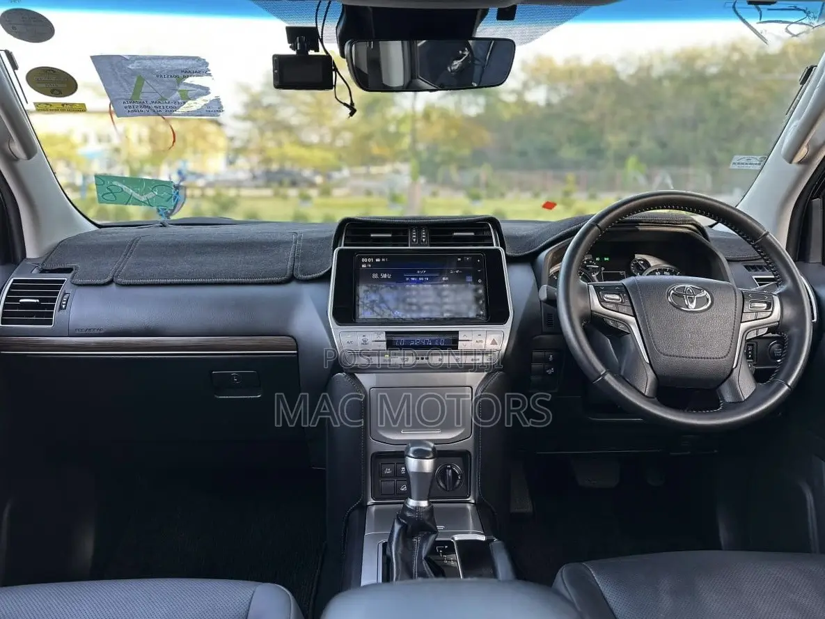 Toyota Land Cruiser Prado 2.8 2023 Black