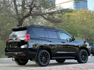 Toyota Land Cruiser Prado 2.8 2023 Black