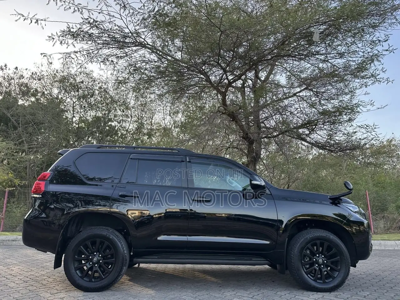 Toyota Land Cruiser Prado 2.8 2023 Black