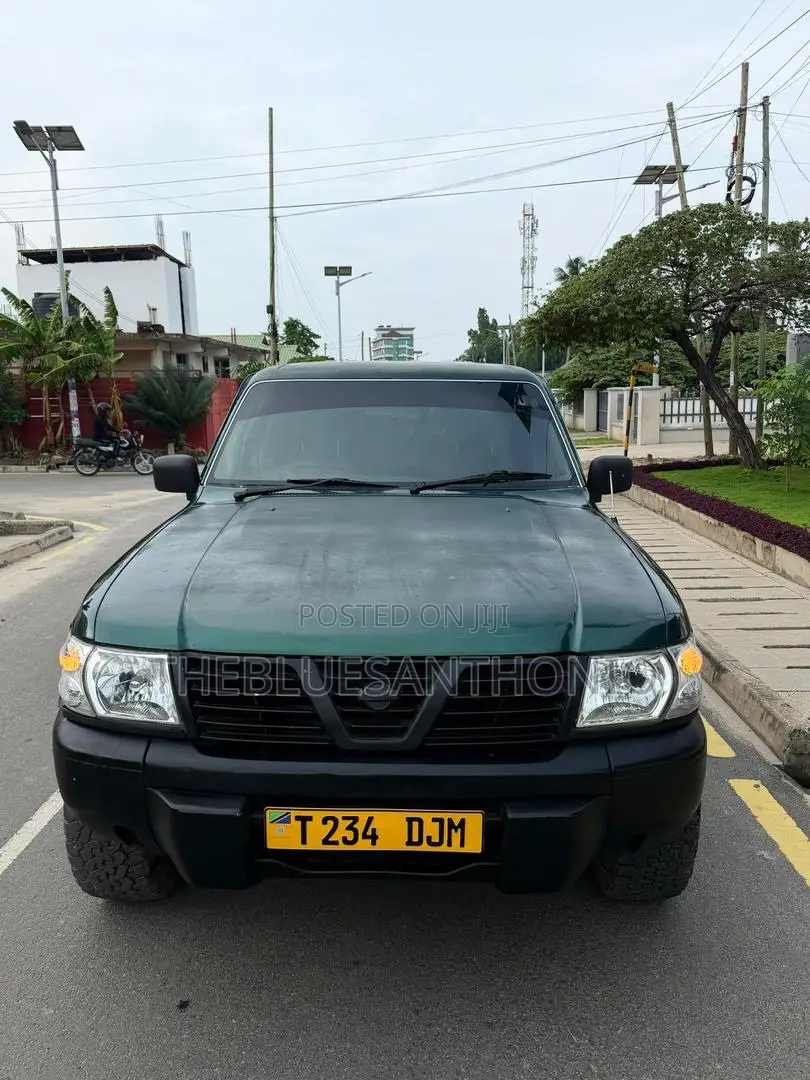 Nissan Patrol 2004 Green