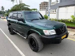 Nissan Patrol 2004 Green