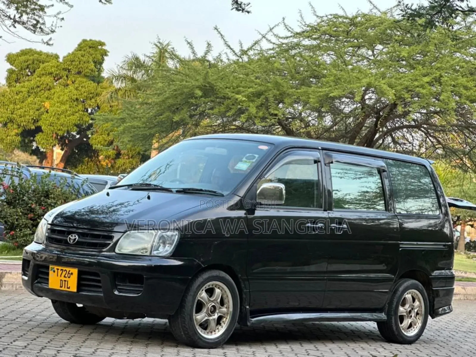 Toyota Noah 2002 Black