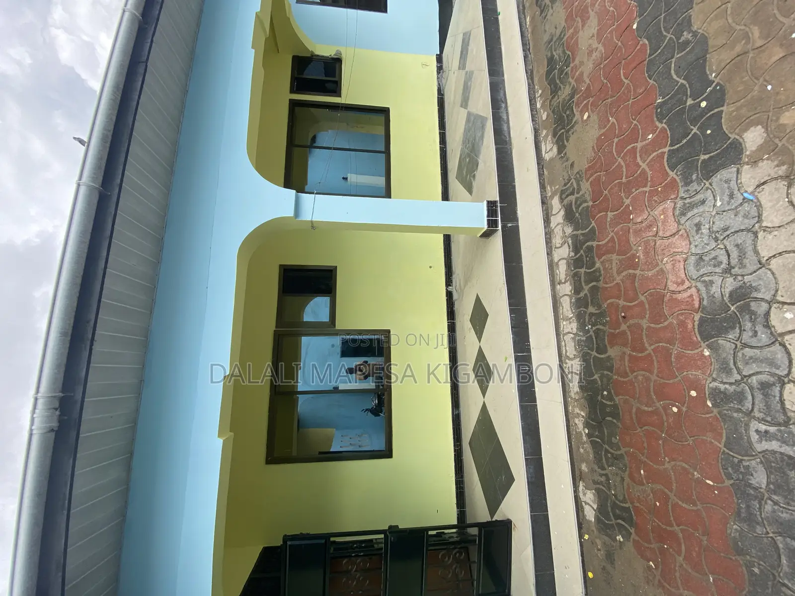 11bdrm House in Mwalimu Nyerere, Kigamboni for sale