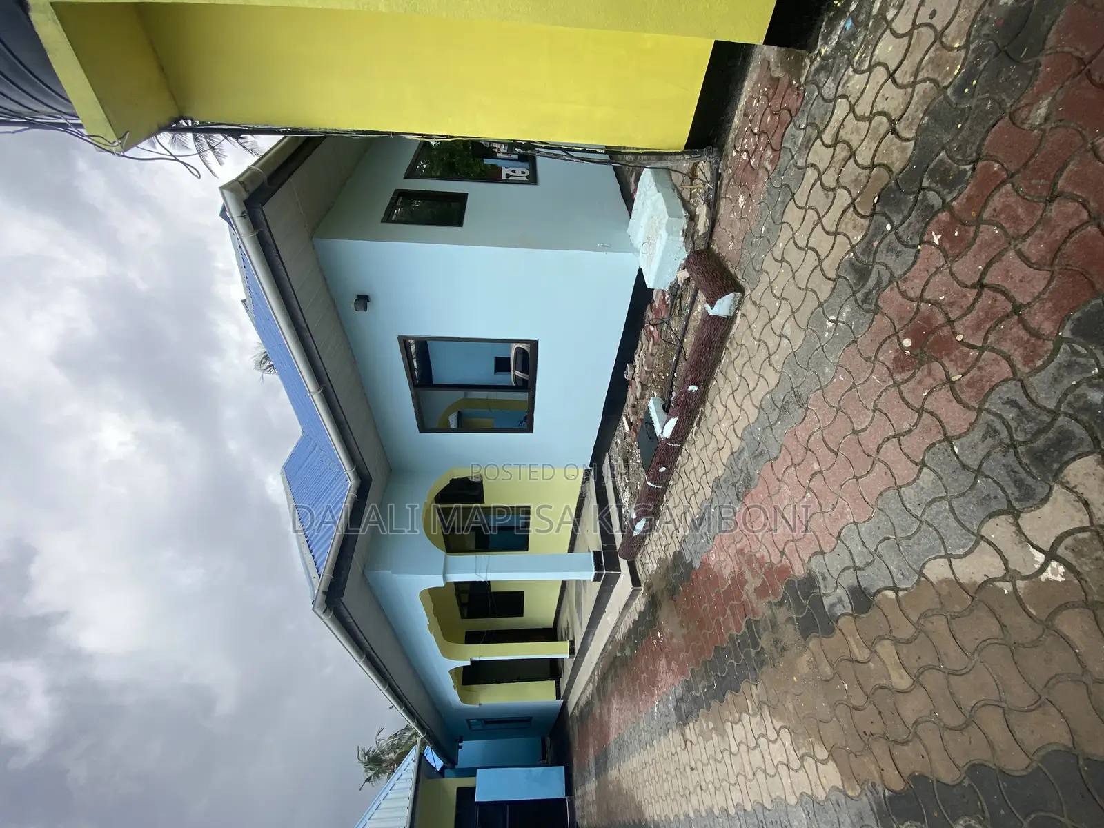 11bdrm House in Mwalimu Nyerere, Kigamboni for sale