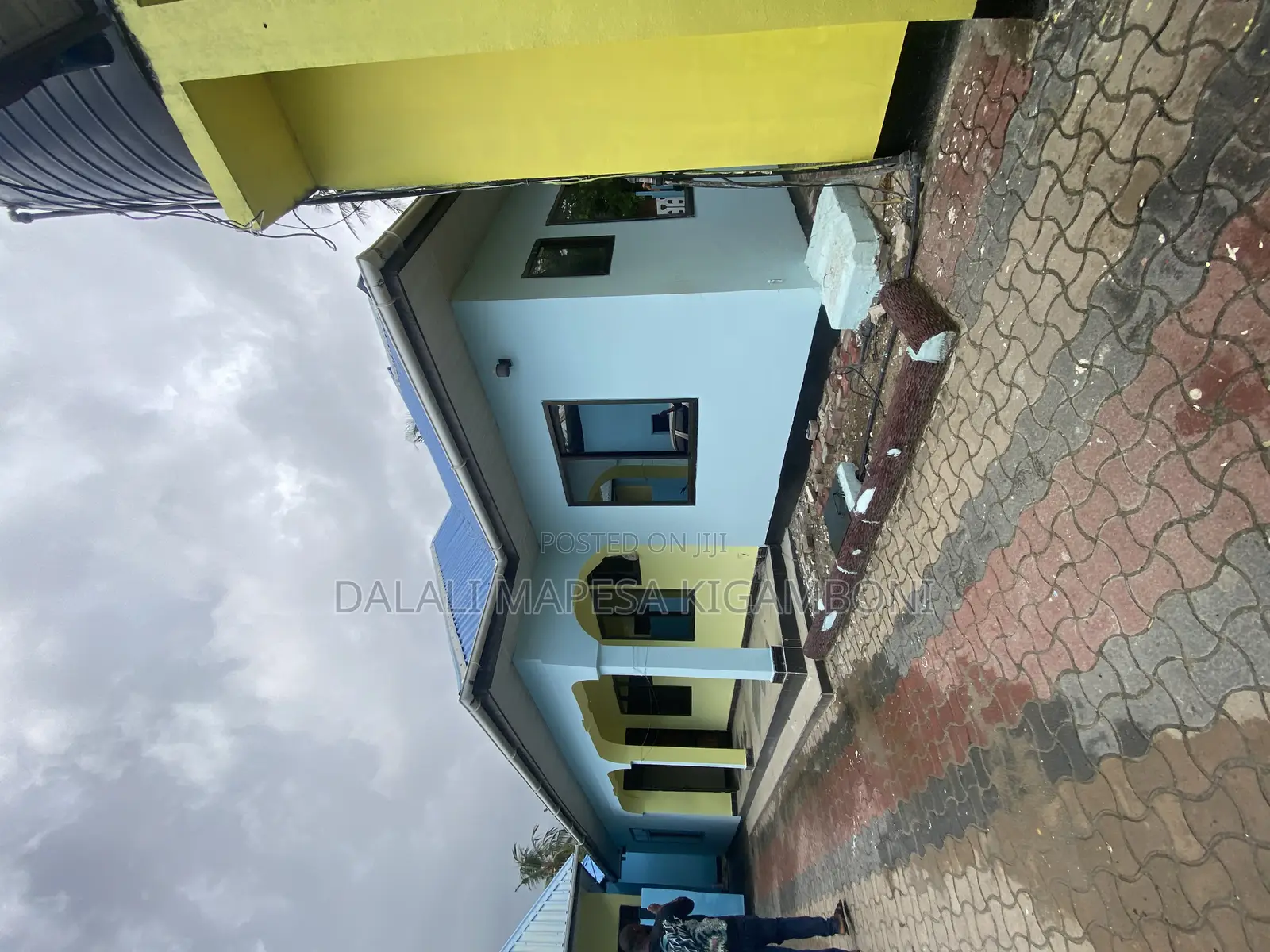 11bdrm House in Mwalimu Nyerere, Kigamboni for sale