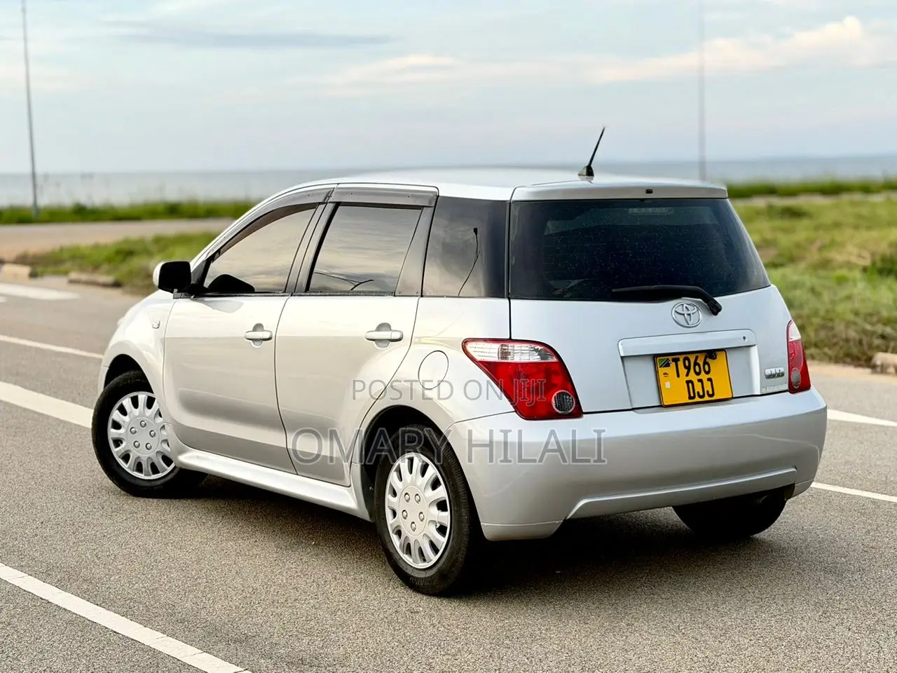 Toyota IST 2003 Silver