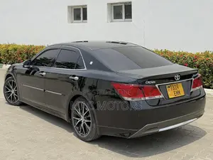 Toyota Crown 2015 Black