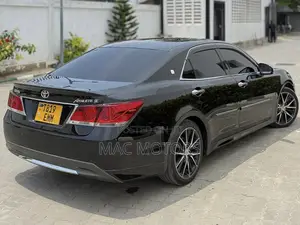 Toyota Crown 2015 Black