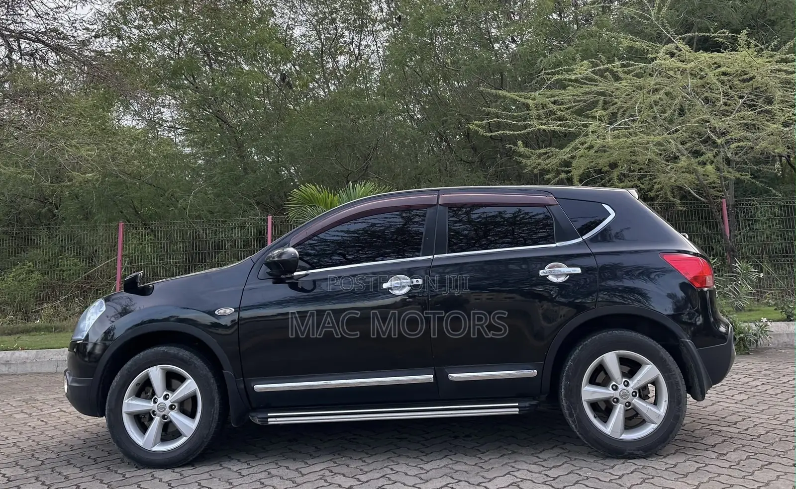Nissan Dualis 2010 Black