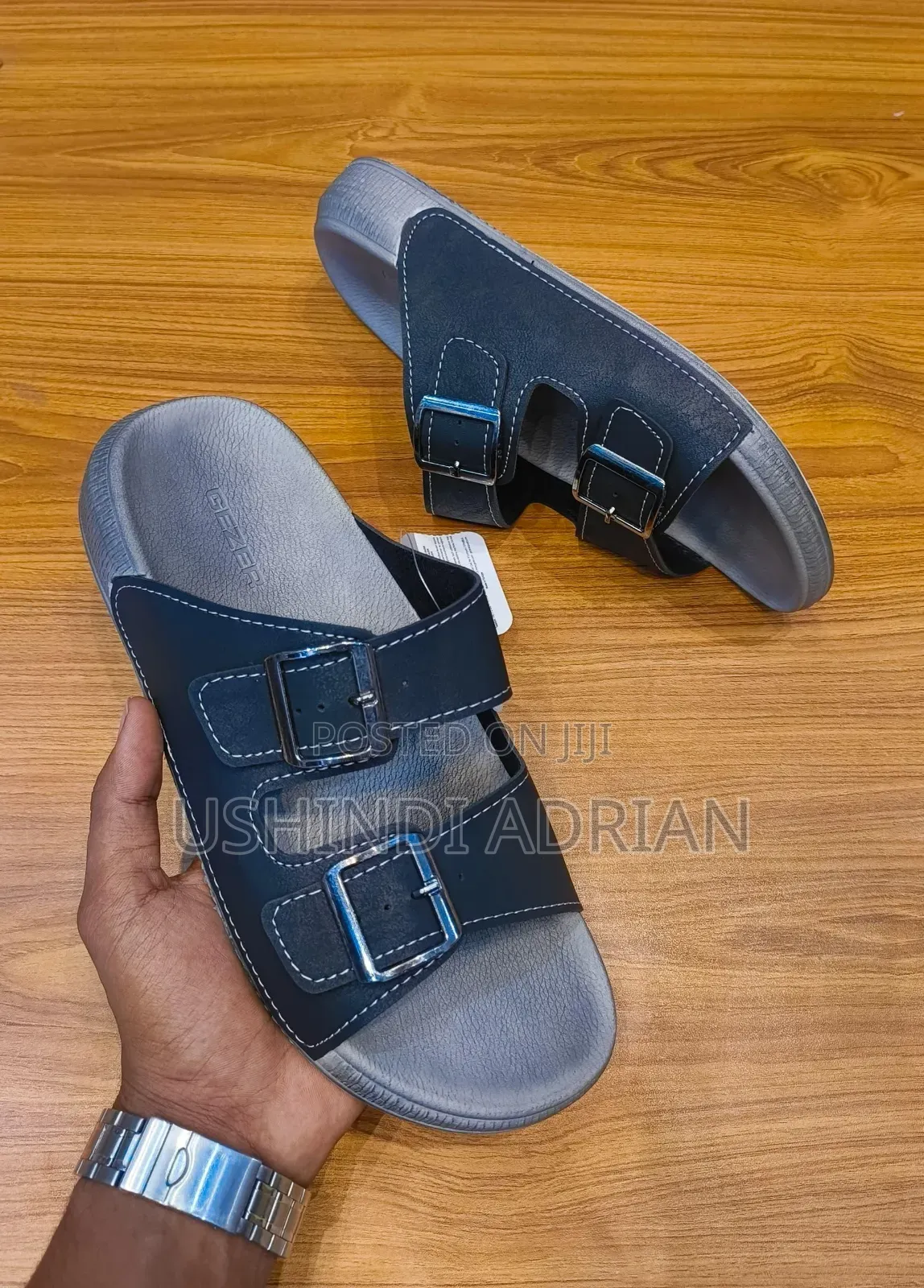 Sendo–Mpya Kabisa!Size: 40–45Bei Ya Rejareja: 130,000/=