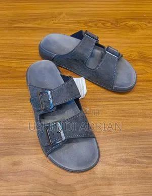 Sendo–Mpya Kabisa!Size: 40–45Bei Ya Rejareja: 130,000/=